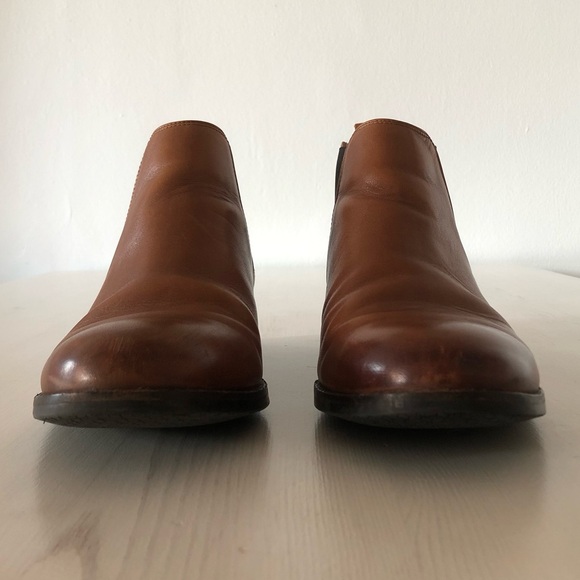Clarks Leather Chelsea Boot - Picture 4 of 8